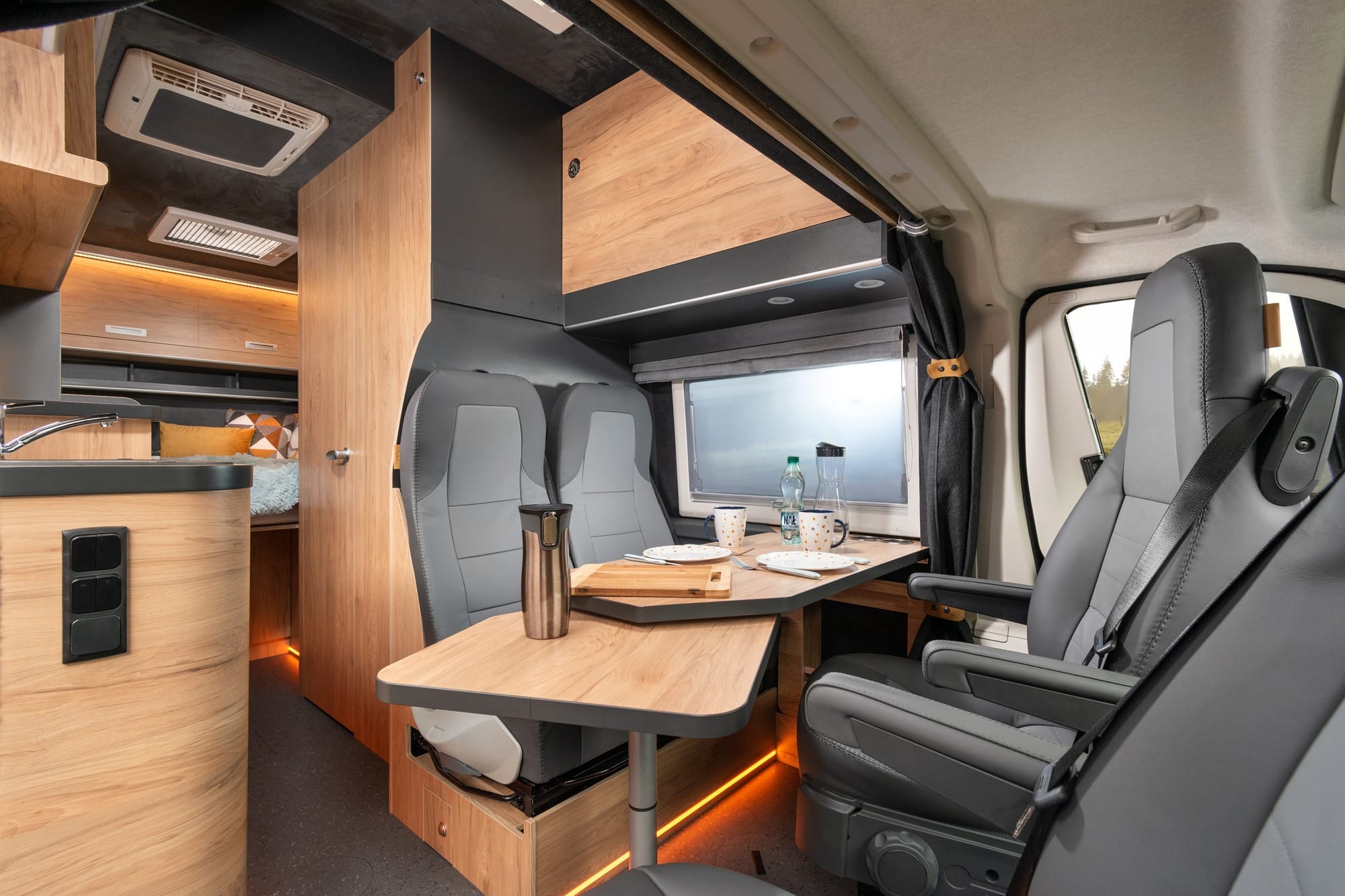 Globe-Traveller Voyager Z Interior