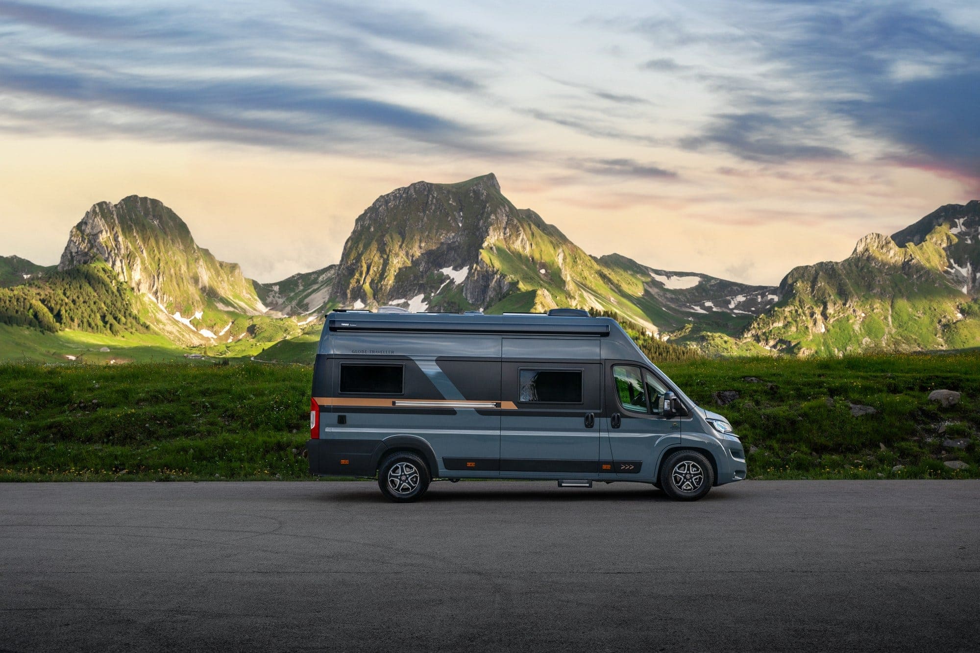 Globe-Traveller Explorer