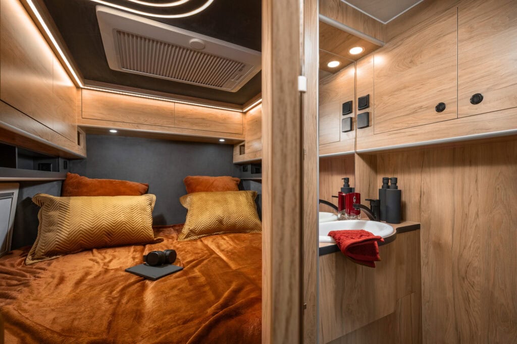 Globe-Traveller Interior