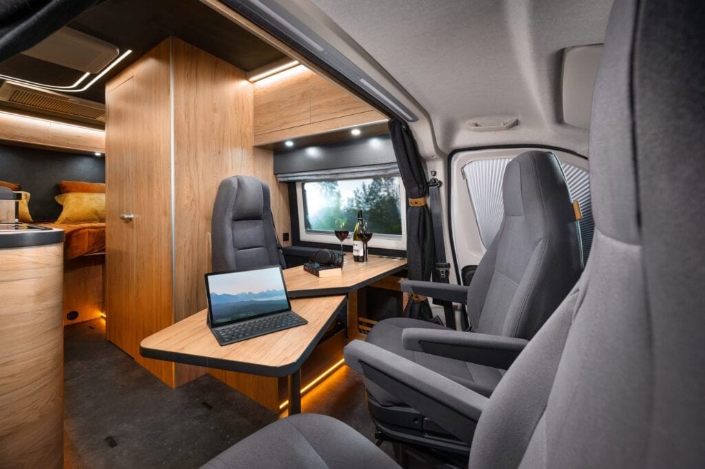 Globe-Traveller Interior